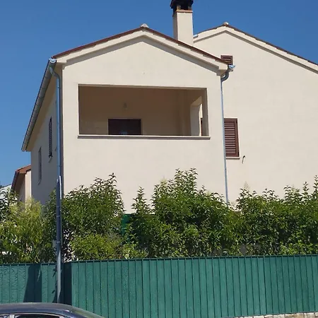 Apartment Maestral