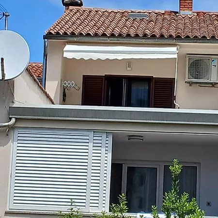 Maestral Apartment